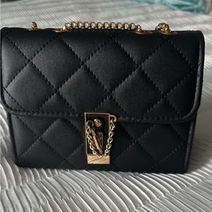 🔥 Small Quilted Crosbody